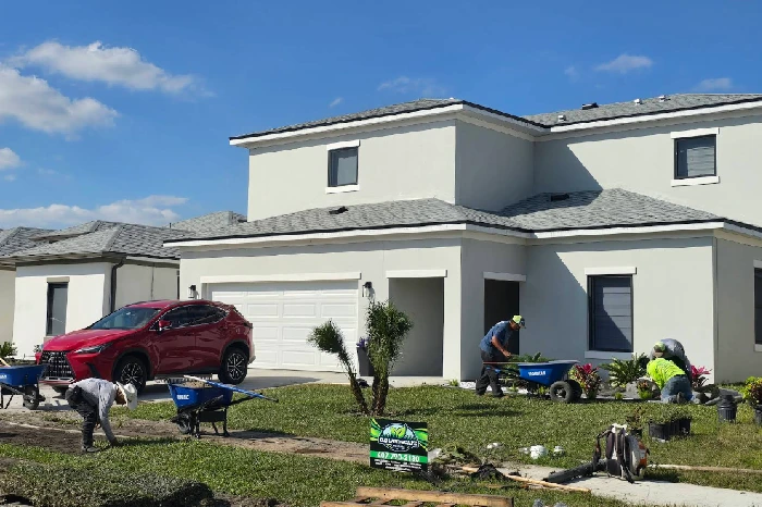 Landscaper in Sorrento, FL